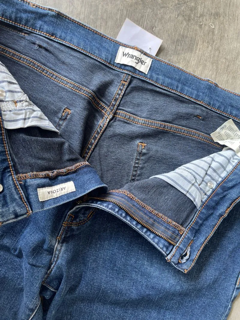 Wrangler Arizona Stretch Regular Straight Fit – Blitz Blue Preloved