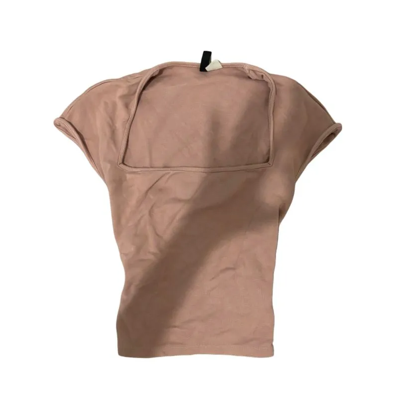 pink low cut top photo 1