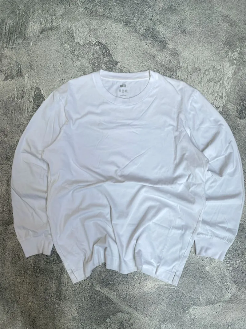 UNIQLO AIRISM LONGSLEVEE WHITE photo 1