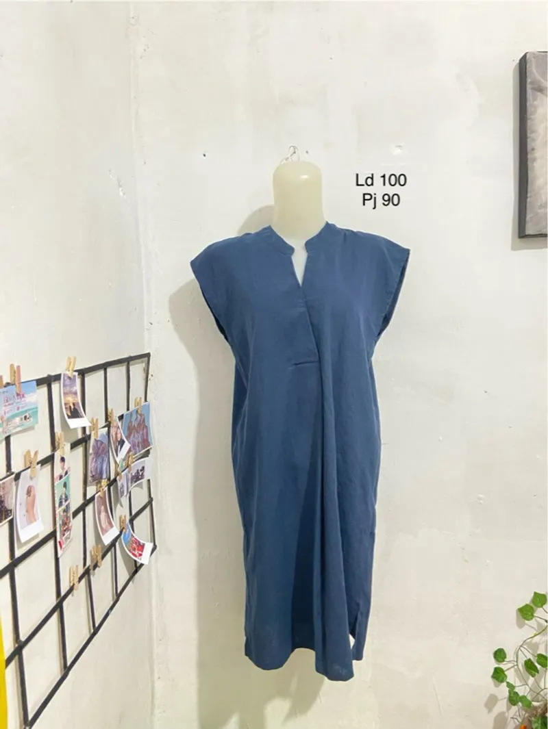 Navy dress photo 1