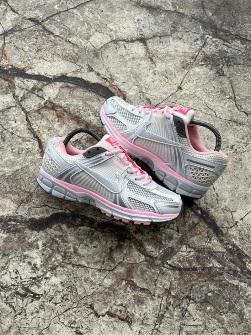 NIKE VOMERO5 photo 1
