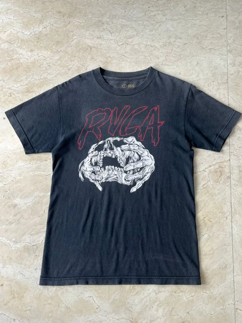 RVCA Graphic Tee – Skeleton Hands Design - (NEGO AJA)‼️ photo 1