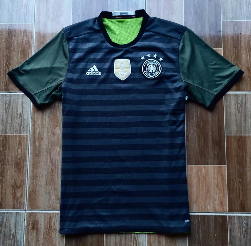 Adidas Sportswear Jersey Pria green photo 1