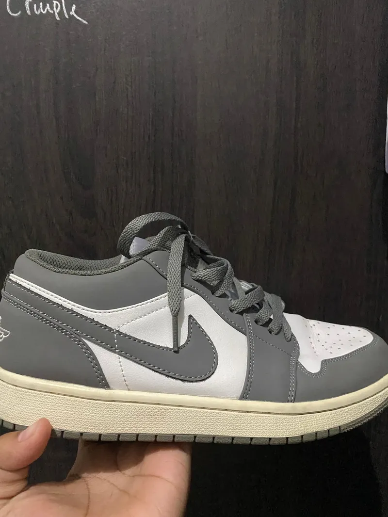 Nike Air Jordan Casual Sneakers Pria white gray Preloved