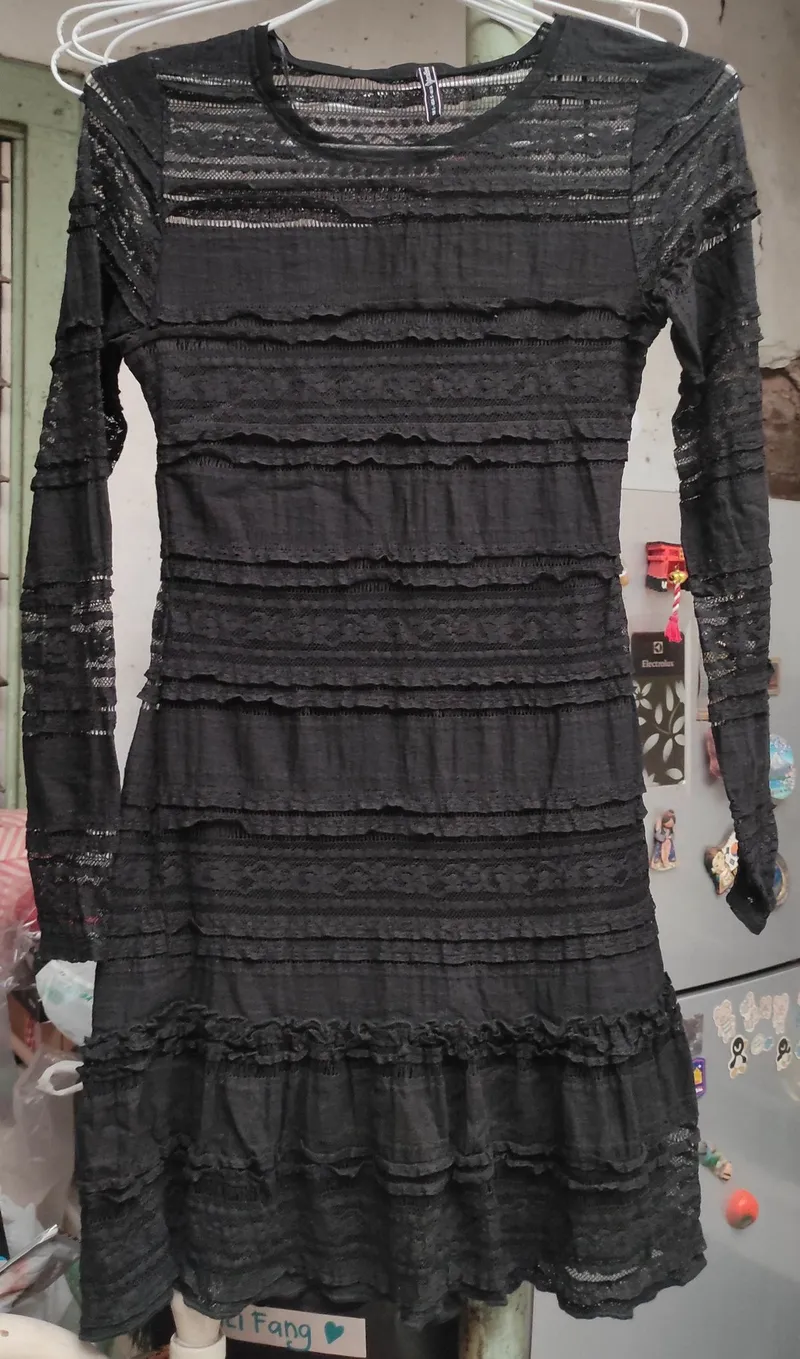 jual dress / gaun hitam merk photo 1