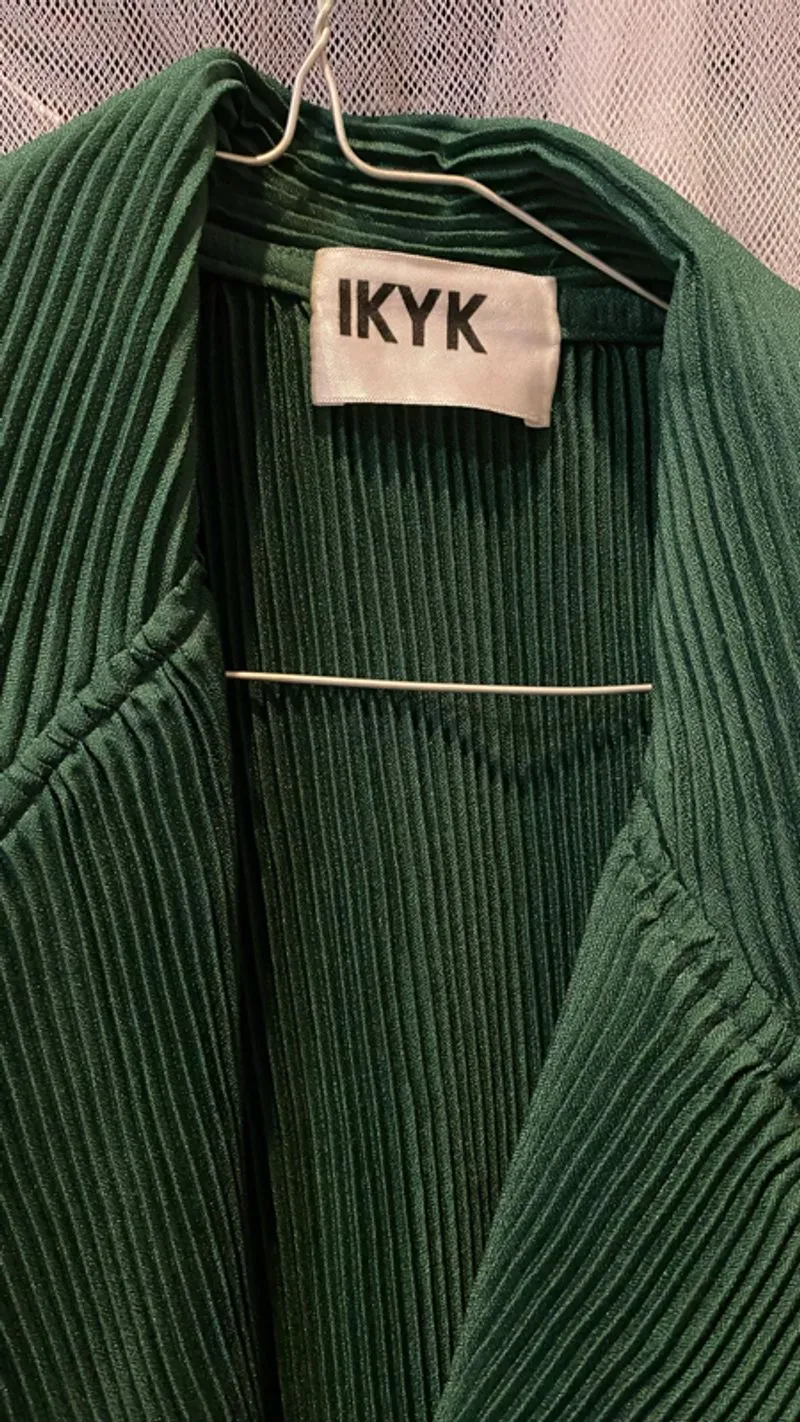 Ikyk pleats outer photo 1