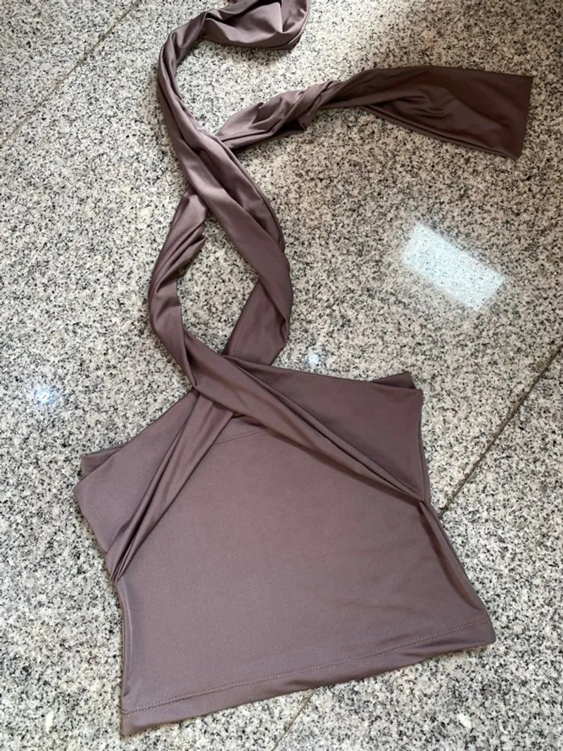 Crop top photo 1