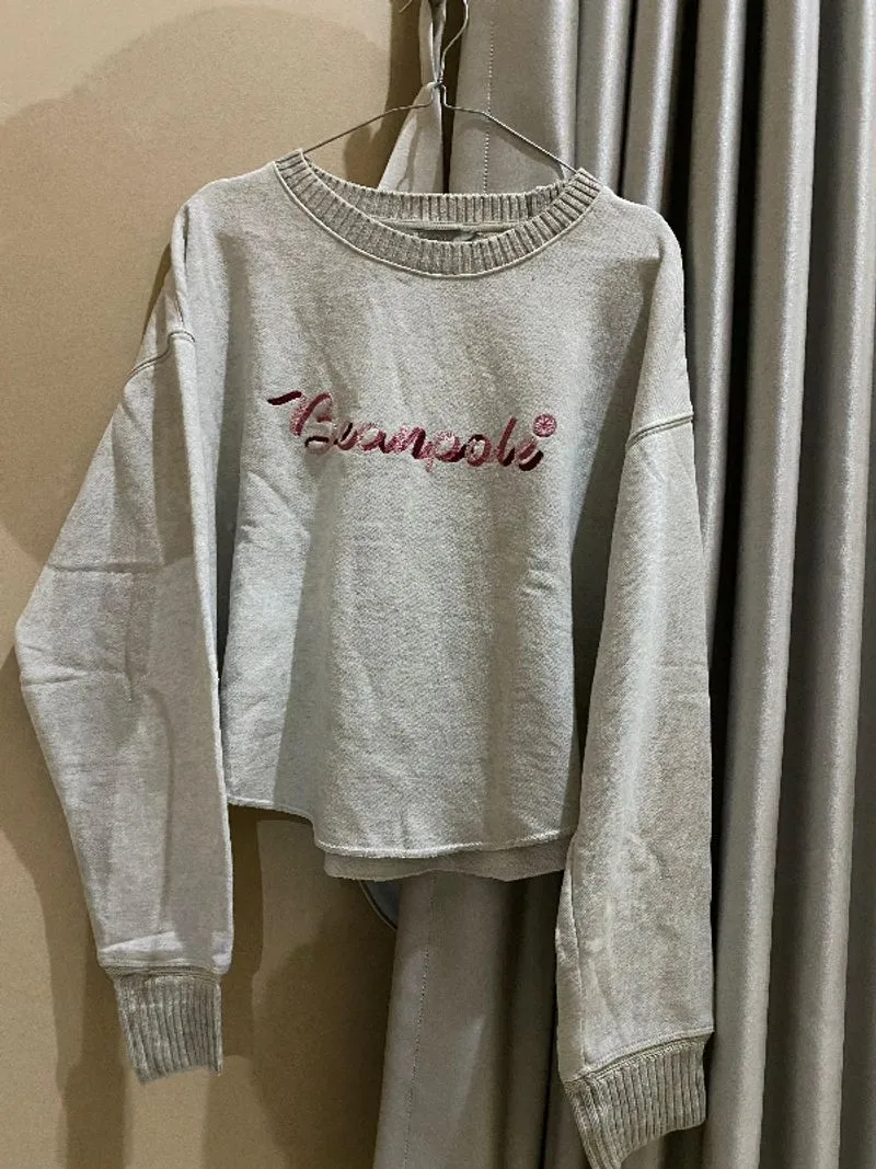 Sweater crop thrift photo 1