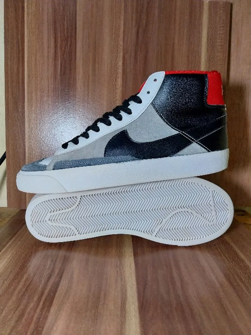 Nike Blazzer Mid 77 photo 1