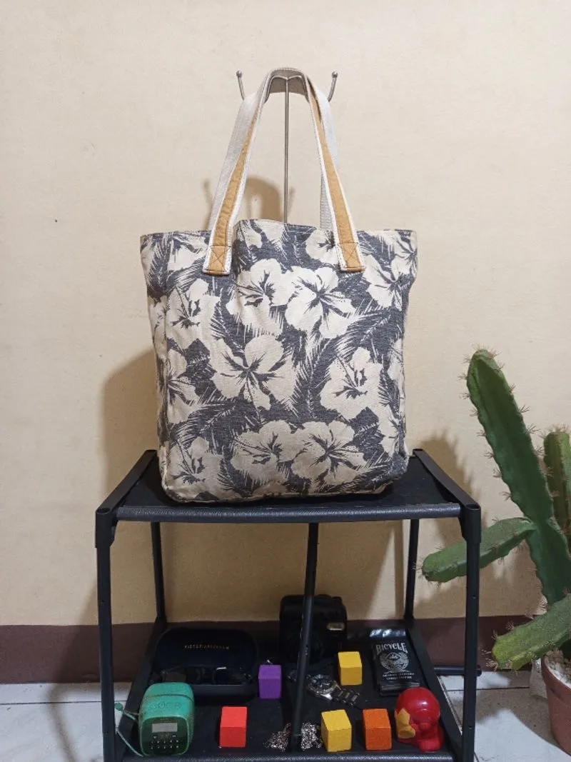 Aeropostale Hawaiian Prints Tote Bag Original photo 1