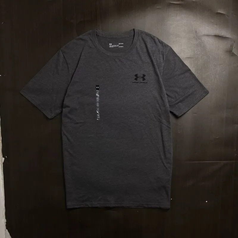 UNDER ARMOUR TEE photo 1