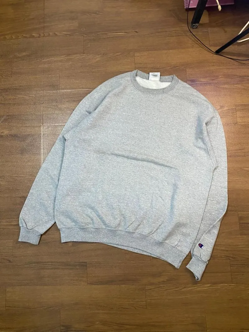 Sweater Crewneck Champion Abu abu mantab Preloved