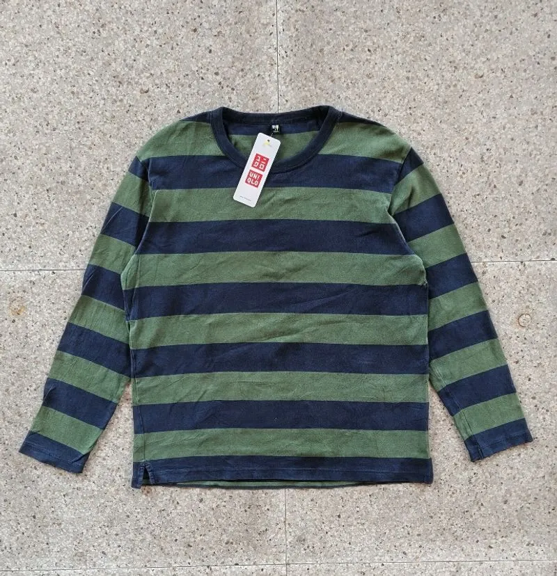 UNIQLO LONGSLEVEE photo 1