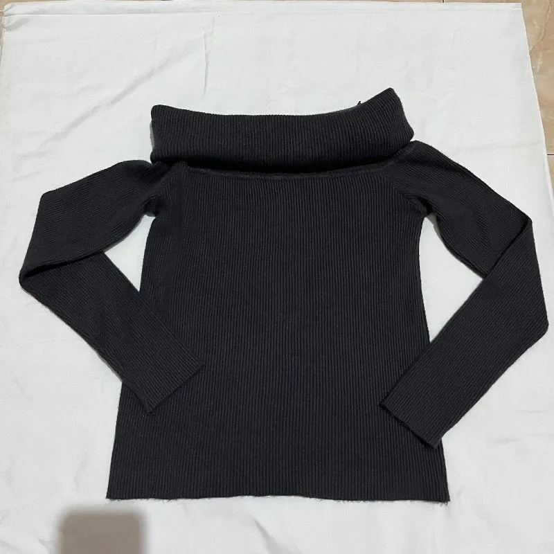 black turtleneck knit top atasan hitam hijab friendly korean photo 1