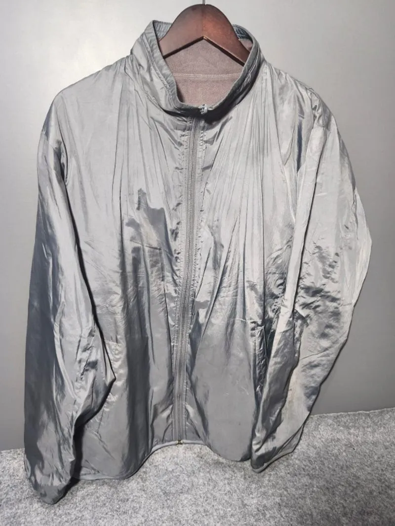 Jaket UNIQLO Bolak Balik Tebal Pria XL Warna Coklat dan Abu  photo 1