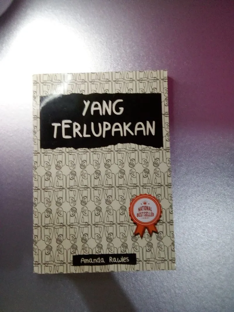 Buku puisi ' yang terlupakan ' karya Amanda rawles photo 1