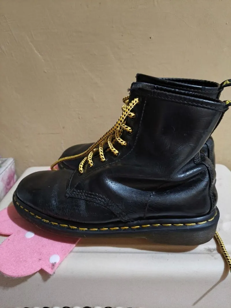 Sepatu Dr. Martens 1460 sz 40  photo 1