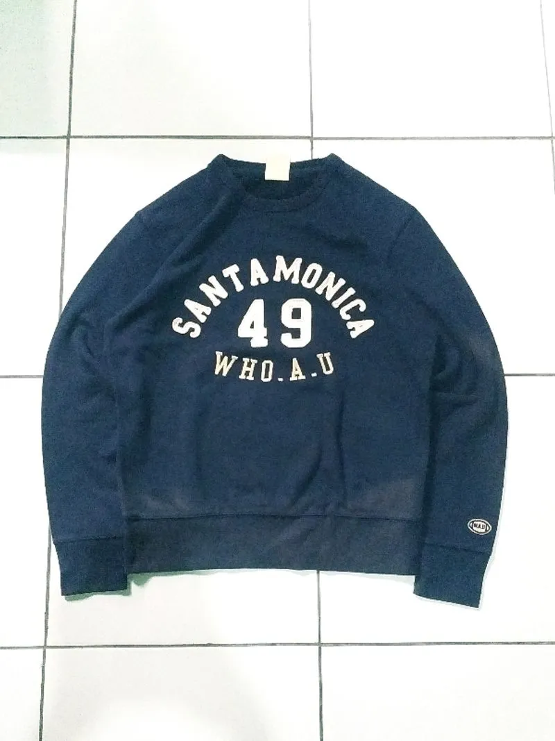 WHO.A.U Crewneck photo 1