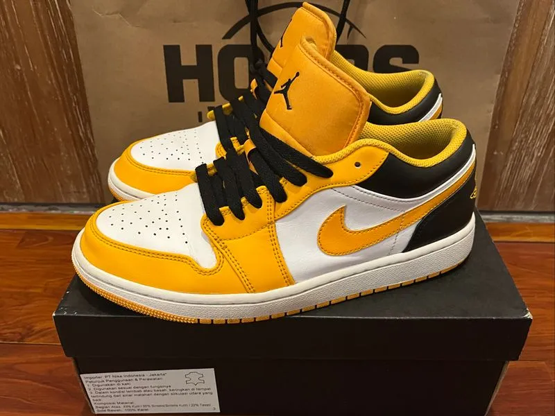 Air Jordan 1 Low yellow taxi photo 1