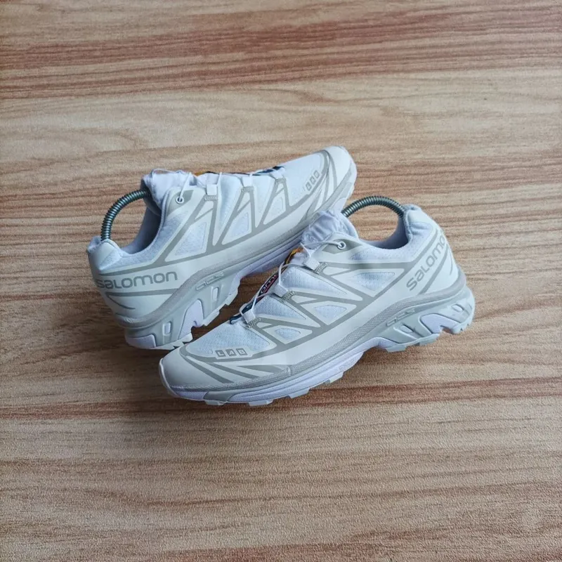 Salomon Gorpcore Casual Sneakers Pria white photo 1