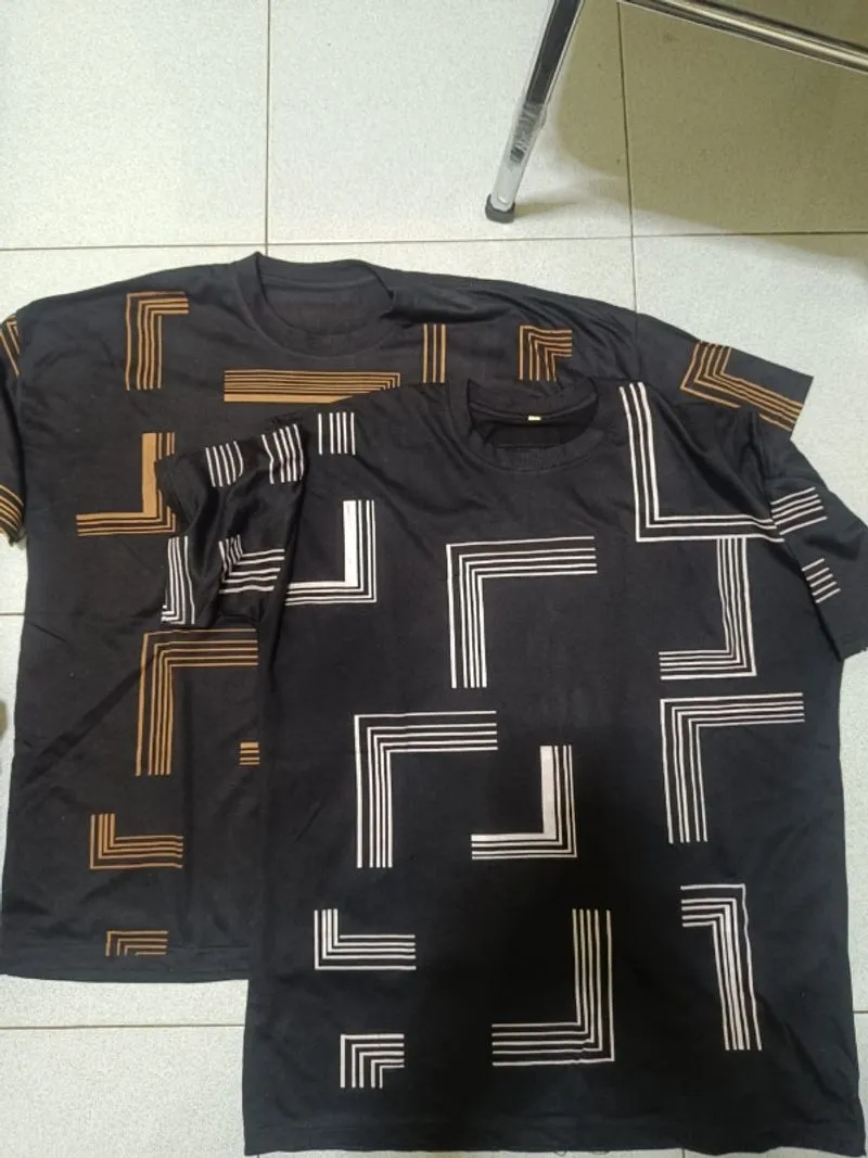 2Tshirt photo 1