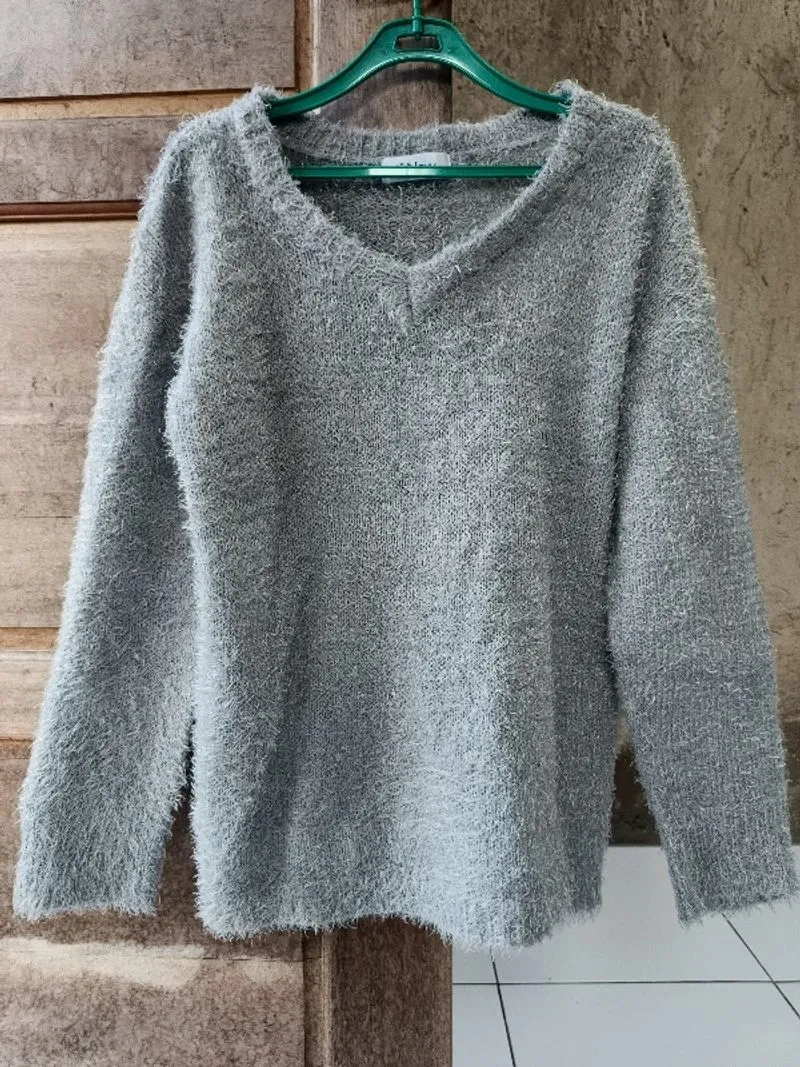 Sweater bulu tidak gremet photo 1