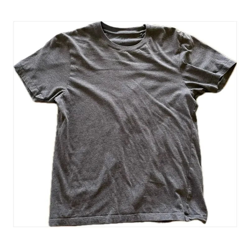 Uniqlo Grey T-shirt photo 1