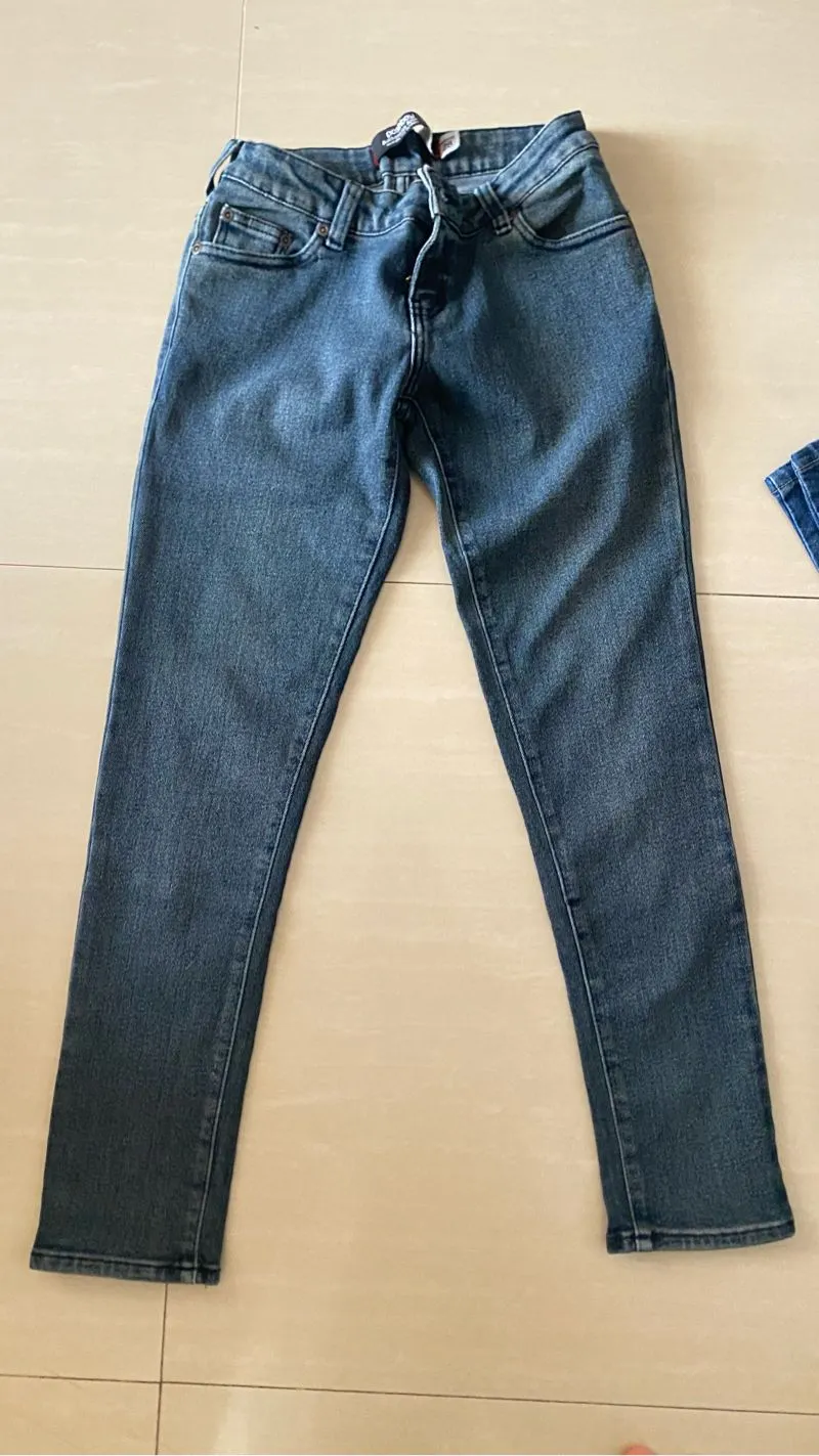 levis photo 1
