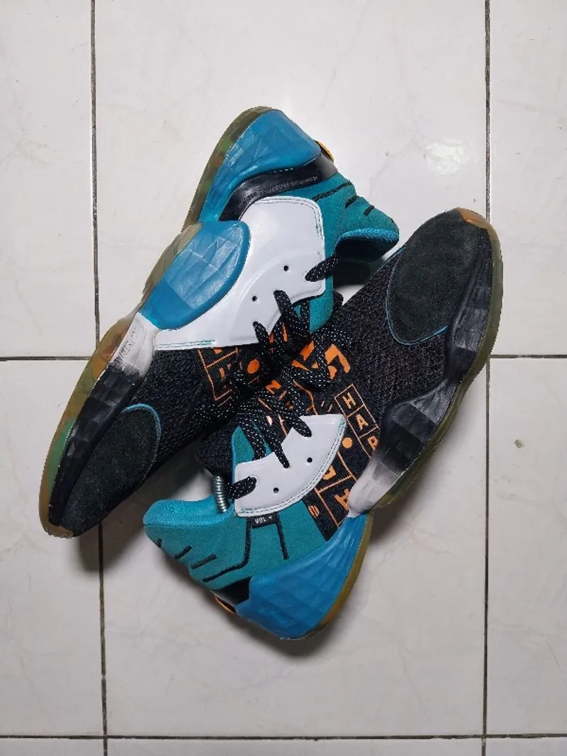 Adidas Harden Vol. 4 photo 1
