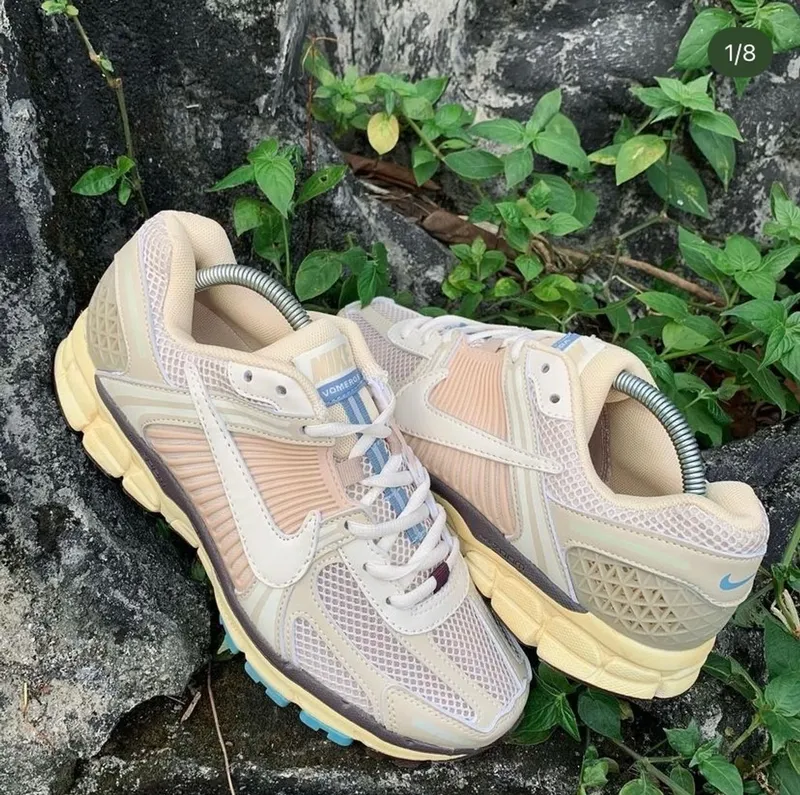 Nike Sportswear Sneakers Pria brown photo 1