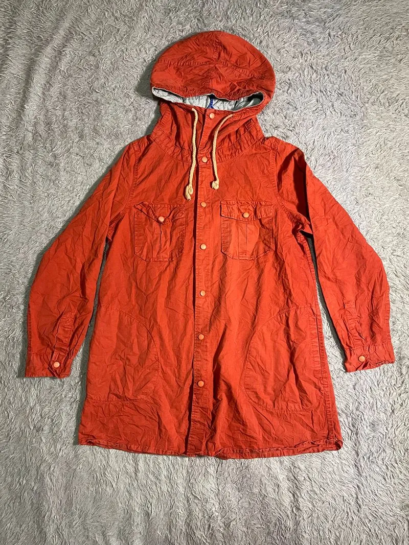 RED PARKAS photo 1