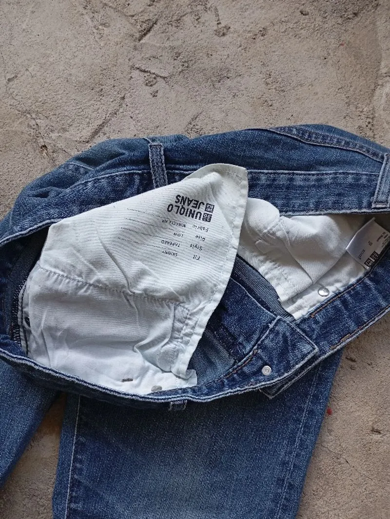 Uniqlo Skinny Tapered Low Miracle Air Denim Longpants Preloved