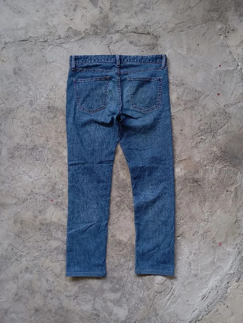 Uniqlo Skinny Tapered Low Miracle Air Denim Longpants Preloved