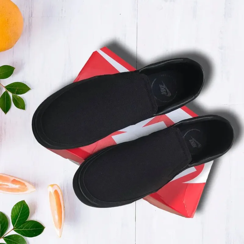 Nike Streetwear Skater Sneakers Pria black photo 1