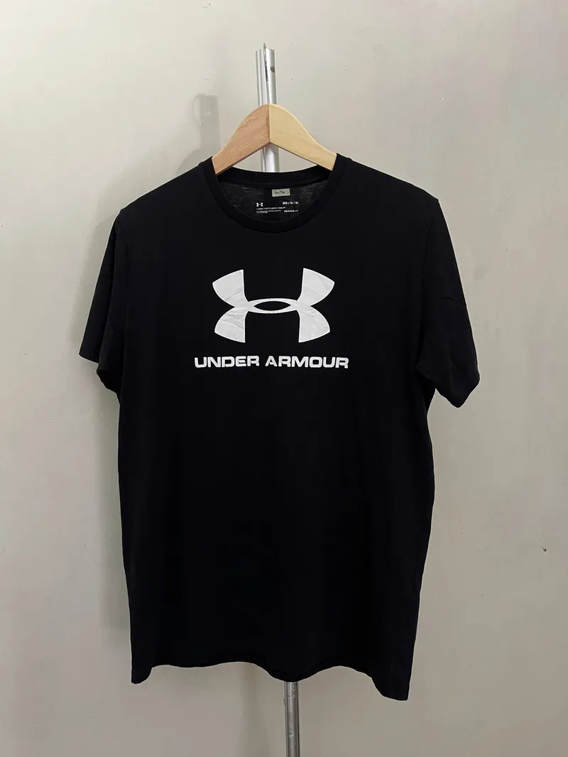 Under Armour Casual T-shirt Pria black photo 1