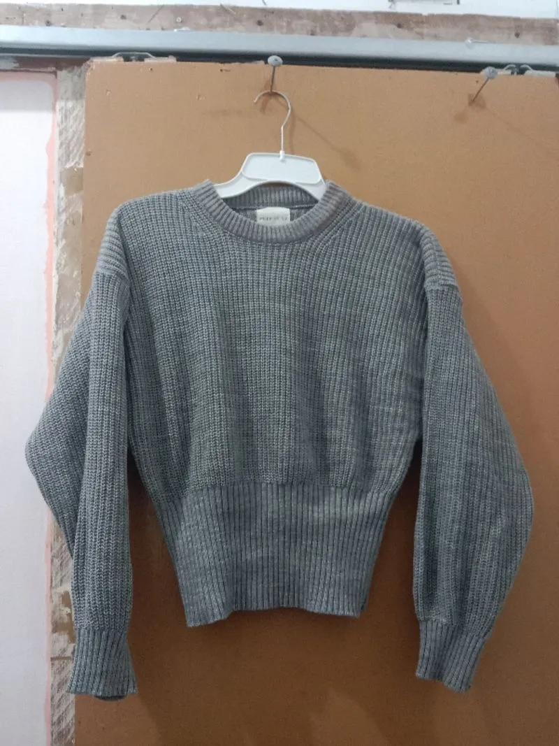 Sweater rajut abu croptop photo 1