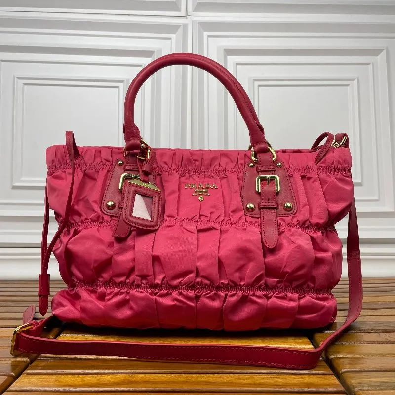 Prada Tessuto Nylon Gaufre shoulder bag Pink photo 1