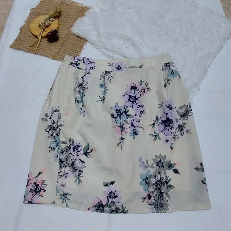 Flower Skirt floral broken white cream krem putih rok mini photo 1