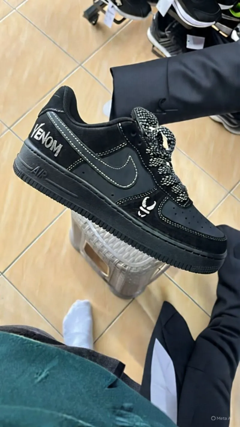 Nike Venom Black, Low photo 1
