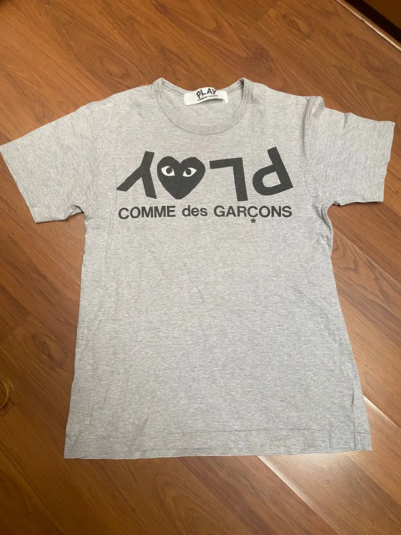COMME des GARÇONS Luxury T-shirt Pria gray photo 1