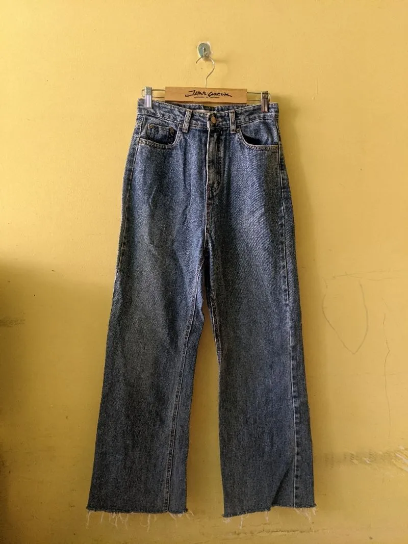 London Lace Women's Washed Blue Cutoff Jeans Pants photo 1