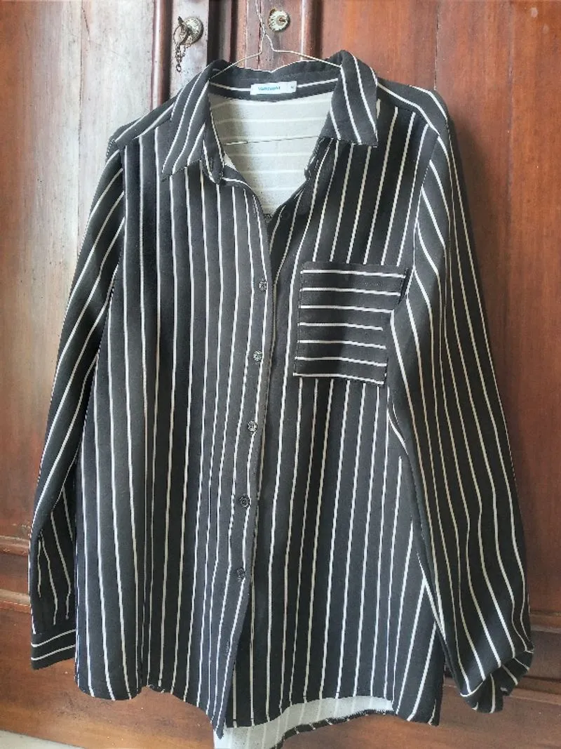Kemeja salur hitam putih photo 1