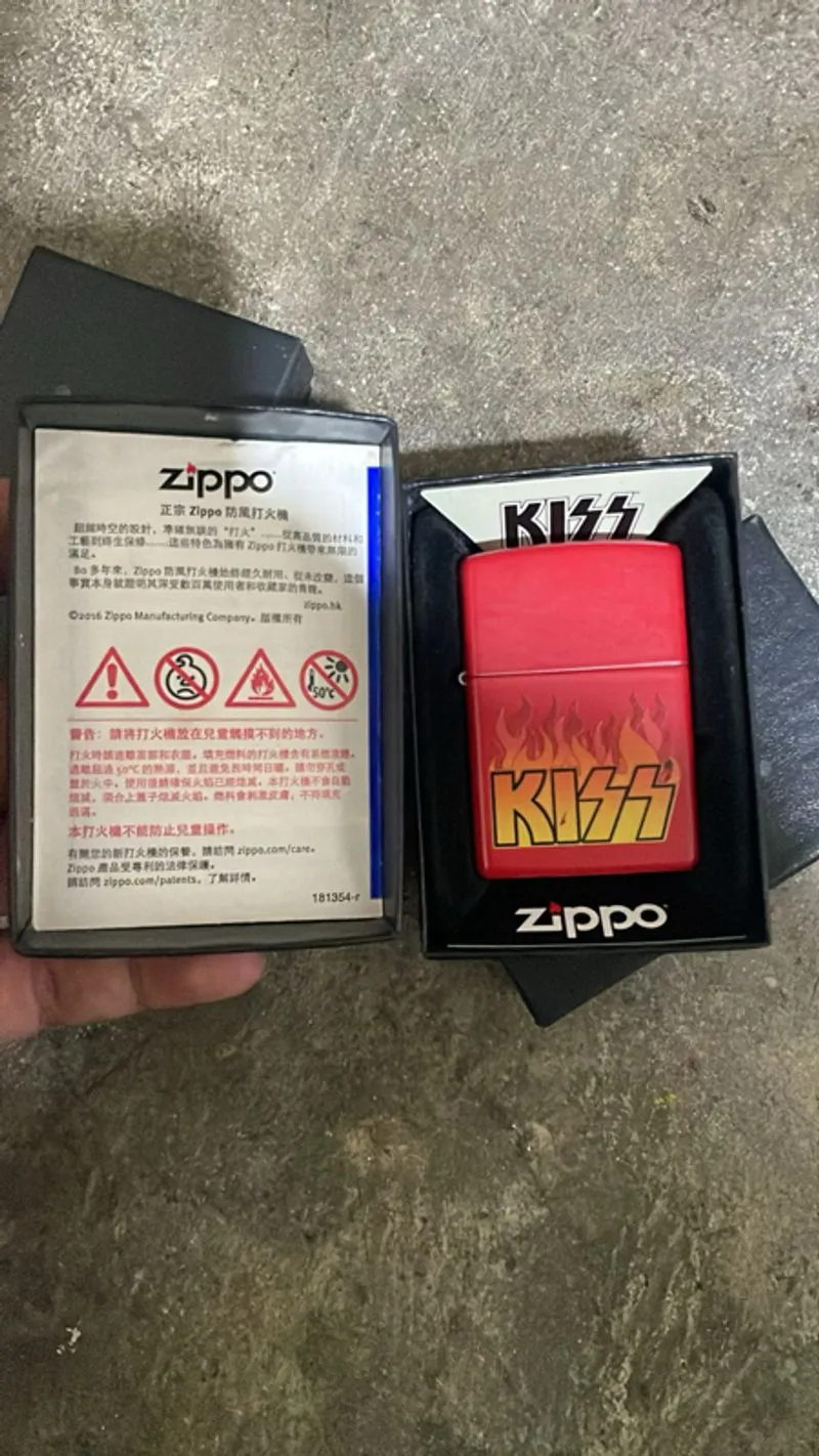 Zippo Original Kiss photo 1