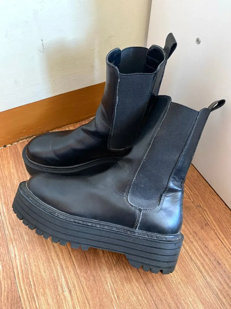 Pull & Bear Woman Boots photo 1