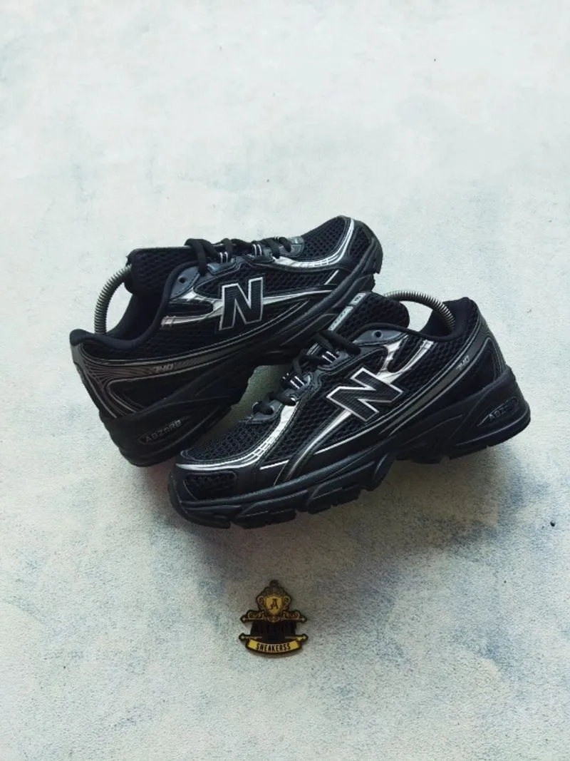 NEW BALANCE 740 photo 1