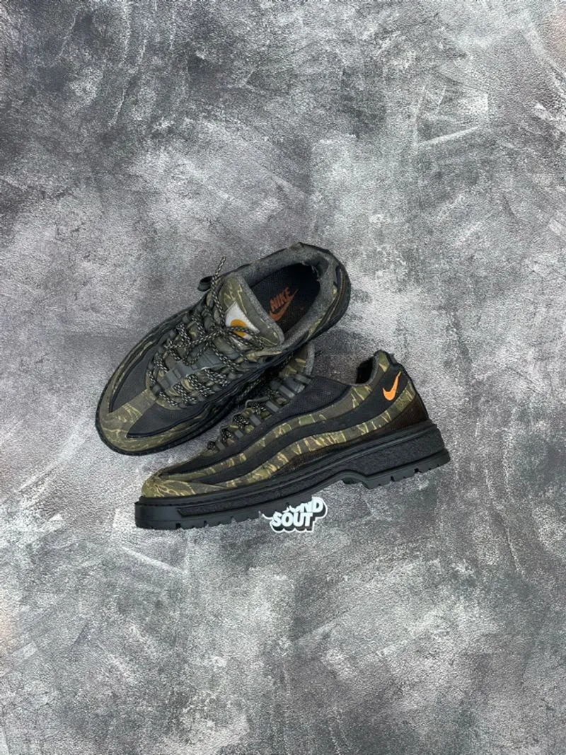 nike 95 carhartt