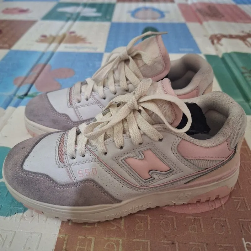 Sepatu New Balance 550 pink  Size 37 / 22,5 cm photo 1