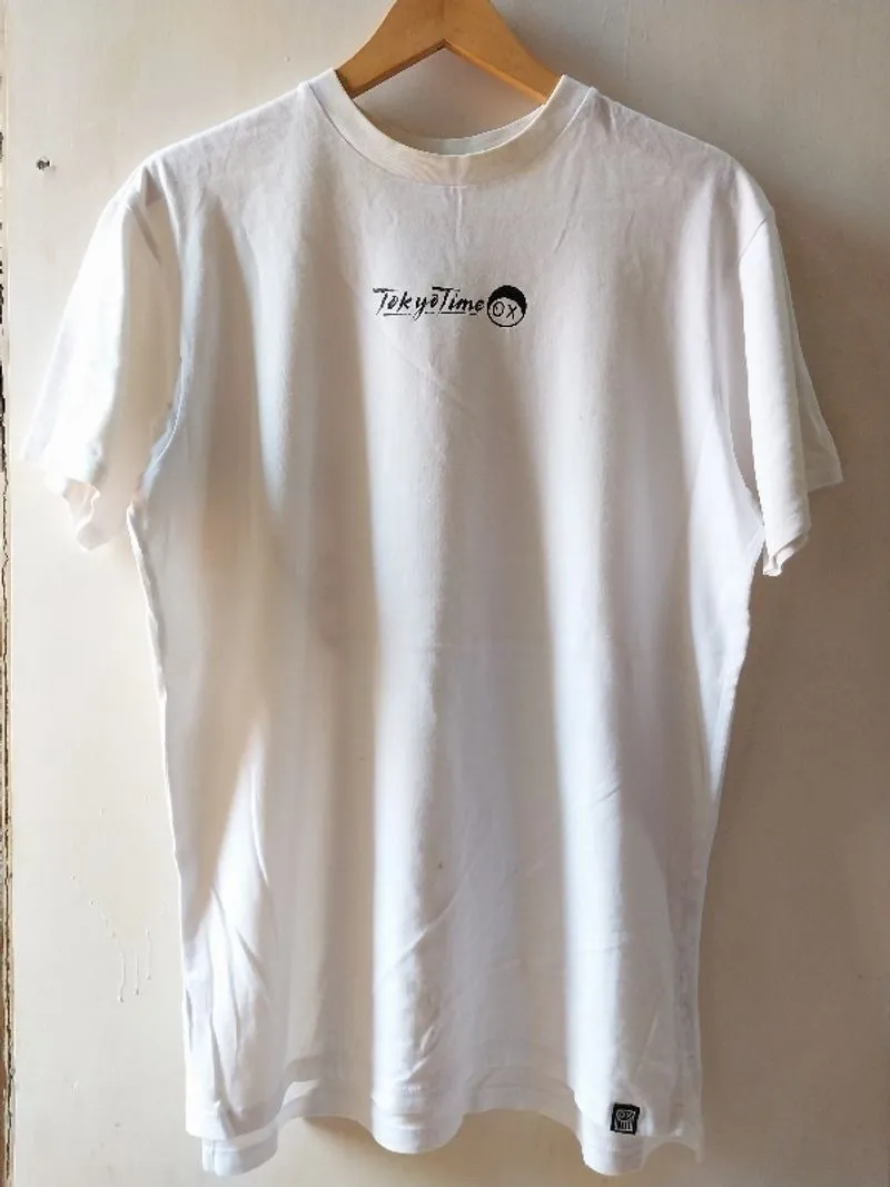 Kaos UT Uniqlo Tokyo Time Atasan Lengan Pendek Unisex photo 1
