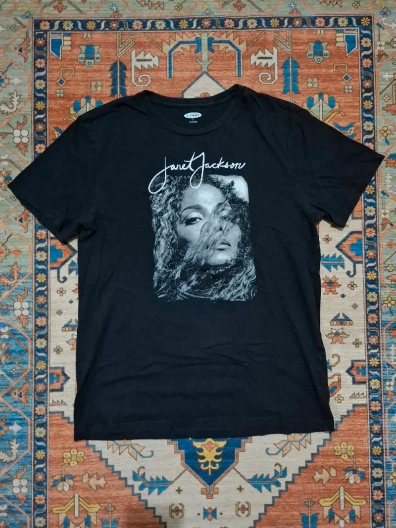 Janet Jackson Tee's photo 1