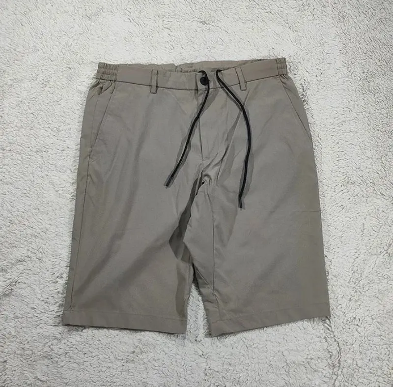 CELANA PENDEK UNIQLO THEORY

 photo 1